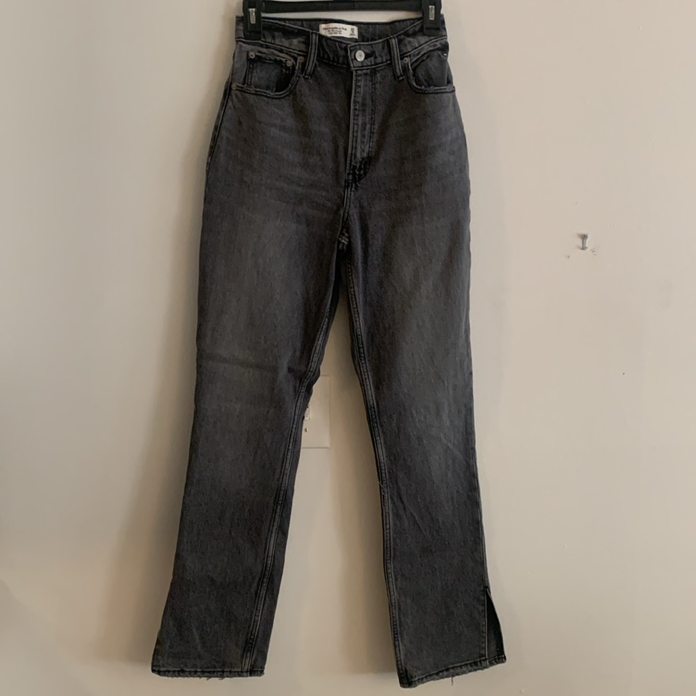 Abercrombie & Fitch 90s Straight Ultra High Rise 25 / 0 Regular Washed Black